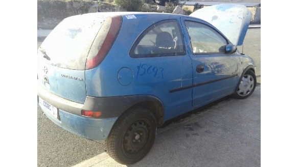 opel corsa c 2000-2003 del año 2001