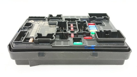 Recambio de caja reles / fusibles para dacia jogger (rk_) 2022- 1.6 hybrid 140 referencia OEM IAM 284B71965R 284B71965R 