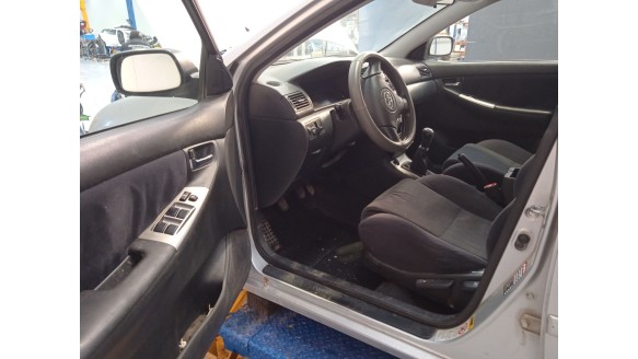 toyota corolla (_e12_) 2001-2007 del año 2002