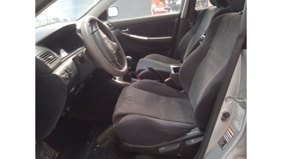 toyota corolla (_e12_) 2001-2007 del año 2002