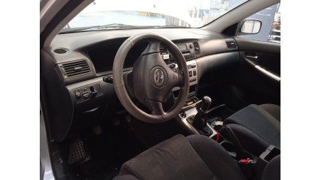 toyota corolla (_e12_) 2001-2007 del año 2002