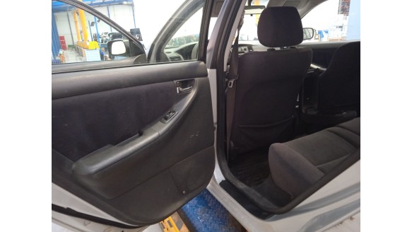 toyota corolla (_e12_) 2001-2007 del año 2002