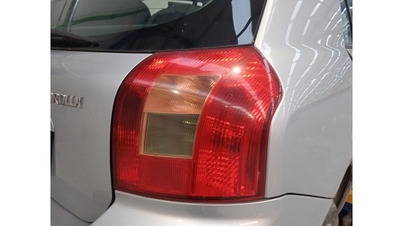 toyota corolla (_e12_) 2001-2007 del año 2002