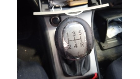 toyota corolla (_e12_) 2001-2007 del año 2002