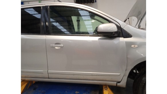 nissan note (e11, ne11) 2005-2013 del año 2011