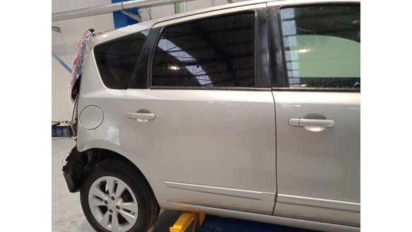 nissan note (e11, ne11) 2005-2013 del año 2011