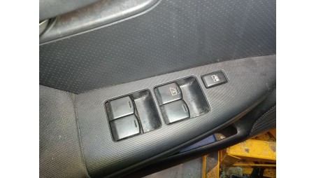 nissan note (e11, ne11) 2005-2013 del año 2011