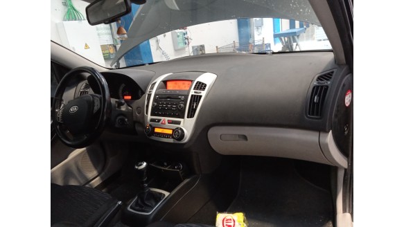 kia cee´d hatchback (ed) 2006-2012 del año 2010