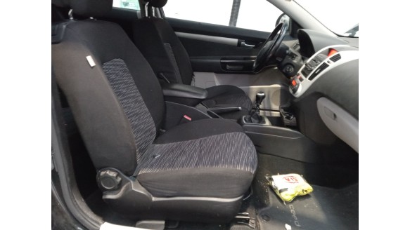 kia cee´d hatchback (ed) 2006-2012 del año 2010