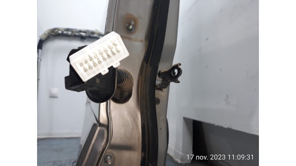 Recambio de puerta trasera derecha para renault koleos 2008-2015 privilege referencia OEM IAM 821000027R 821000027R 