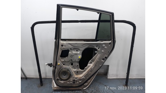 Recambio de puerta trasera derecha para renault koleos 2008-2015 privilege referencia OEM IAM 821000027R 821000027R 
