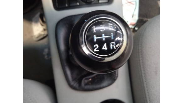 kia cerato i sedán (ld) 2004-2011 del año 2005