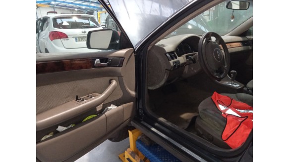 audi allroad c5 (4bh) 2000-2005 del año 2000