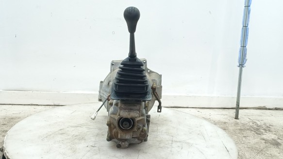Recambio de caja cambios para suzuki samurai (sj) 1988-1999 cabrio referencia OEM IAM 2470083011 247118300 