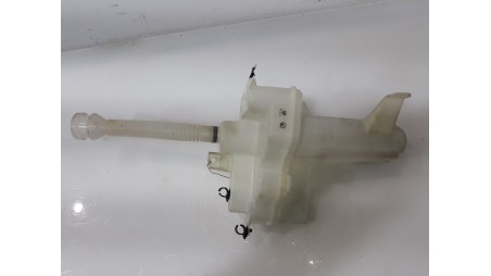 Recambio de deposito limpia para toyota rav 4 2012-2019 advance referencia OEM IAM 8531542360 8533042010 