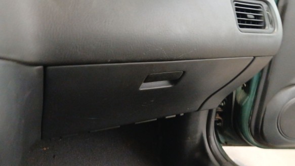 Recambio de guantera para nissan primera hatchback (p11) 1996-2002 2.0 td referencia OEM IAM 681082F902 681082F902 