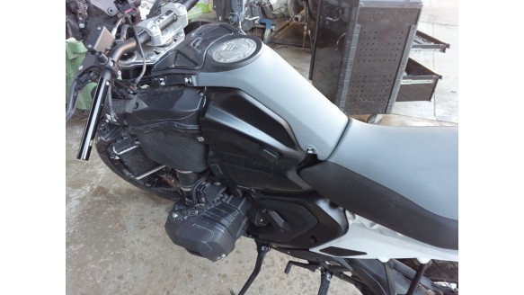 Recambio de deposito combustible para bmw r 1300 gs - referencia OEM IAM 16115A79076  