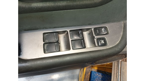 nissan x-trail i (t30) 2001-2013 del año 2005