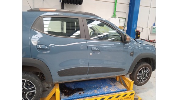 dacia spring 2020- del año 2023