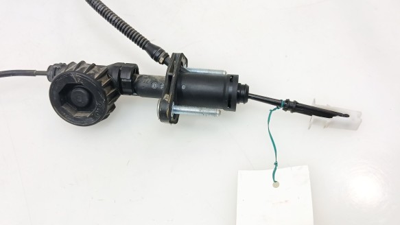 Recambio de bomba embrague para opel astra j lim. 2009-2015 cosmo referencia OEM IAM 55561915 55561915 