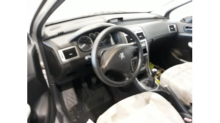 peugeot 307 (3a/c) 2000-2012 del año 2004