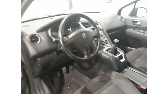 peugeot 5008 2009-2017 del año 2014