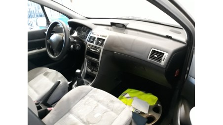 peugeot 307 (3a/c) 2000-2012 del año 2004