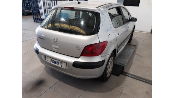 peugeot 307 (3a/c) 2000-2012 del año 2004