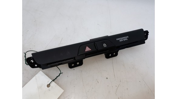 Recambio de warning para kia stonic (ybcuv) 2017- tech referencia OEM IAM 93790H8010 93790H8010 