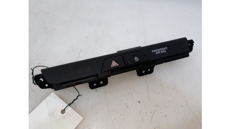 Recambio de warning para kia stonic (ybcuv) 2017- tech referencia OEM IAM 93790H8010 93790H8010 