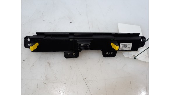 Recambio de warning para kia stonic (ybcuv) 2017- tech referencia OEM IAM 93790H8010 93790H8010 