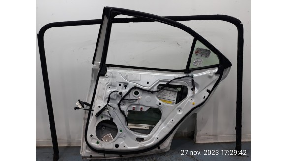 Recambio de puerta trasera derecha para lexus is 2013- 300h referencia OEM IAM 6700353070 6700353070 
