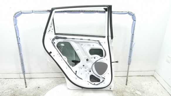 Recambio de puerta trasera izquierda para hyundai bayon (bc3) 2021- 1.2 mpi referencia OEM IAM 77003Q0400 77003Q0400 