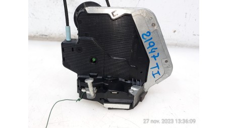 Recambio de cerradura puerta trasera izquierda para lexus is 2013- 300h referencia OEM IAM 6906053040 6906053040 