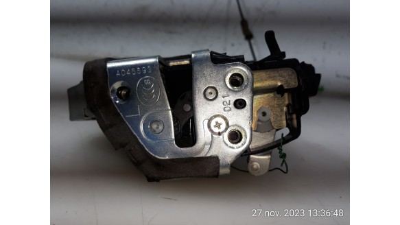 Recambio de cerradura puerta trasera izquierda para lexus is 2013- 300h referencia OEM IAM 6906053040 6906053040 