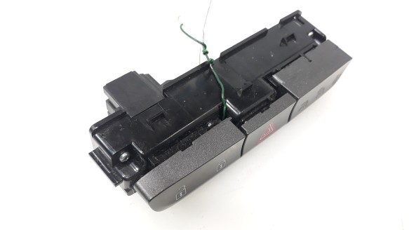 Recambio de warning para chevrolet malibu 2012-2014 lt+ referencia OEM IAM 22742182 22742182 