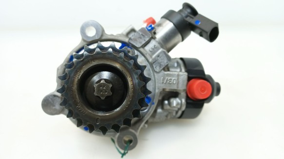 Recambio de bomba inyeccion para bmw 1 (f20) 2011-2019 116 d referencia OEM IAM 13518577648 7823452 