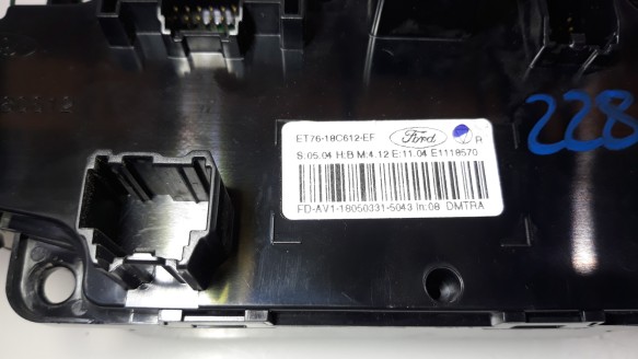 Recambio de mando climatizador para ford tourneo courier (c4a) 2013- sport referencia OEM IAM ET7618C612EF ET7618C612EF 