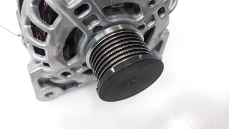 Recambio de alternador para renault captur 2013- expression referencia OEM IAM 231008593R 231008593R 