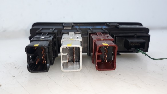 Recambio de mando multifuncion para hyundai ix35 (lm, el, elh) 2009- 1.7 crdi referencia OEM IAM 937002Y3009P 937002Y3009P 