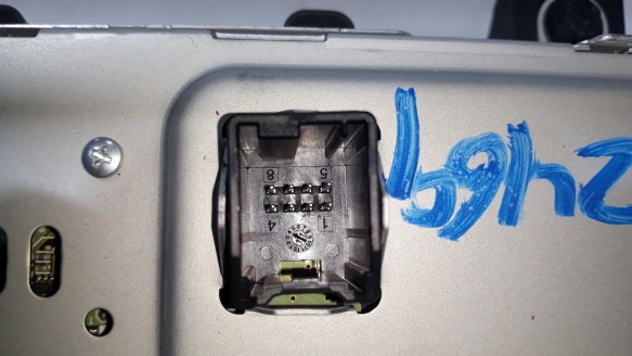 Recambio de pantalla multifuncion para opel meriva b 2010-2017 cosmo referencia OEM IAM 13351355 13351355 