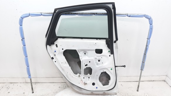 Recambio de puerta trasera izquierda para opel astra j lim. 2009-2015 enjoy referencia OEM IAM 13285610 13285610 
