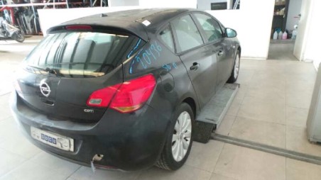 opel astra j lim. 2009-2015 del año 2010