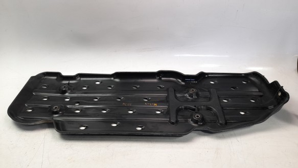 Recambio de cubrecarter para toyota hilux (kun) 2005-2016 referencia OEM IAM 7641KK030  