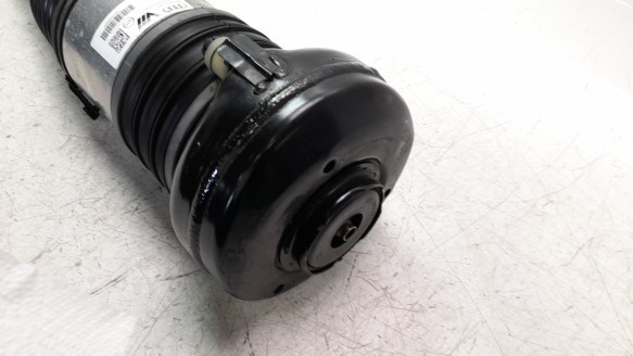 Recambio de amortiguador delantero derecho para audi q7 4mg 2019- referencia OEM IAM 4M0616039BD  