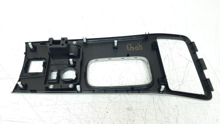 Recambio de moldura para mitsubishi outlander (gf0) 2012- phev kaiteki 4wd referencia OEM IAM 8015A194ZZ  