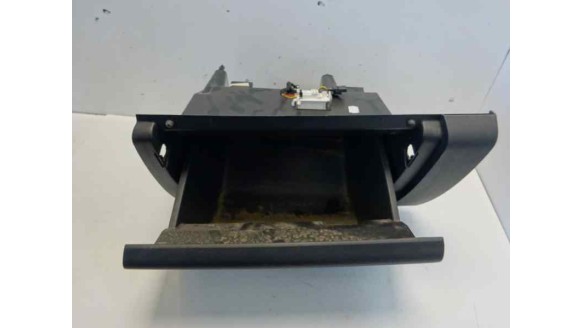 Recambio de guantera para renault kadjar 2015- zen referencia OEM IAM 682526225R  