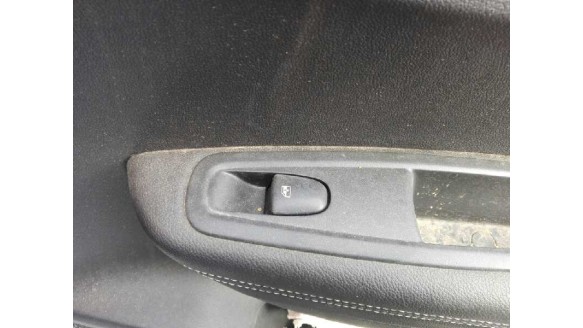 Recambio de mando elevalunas trasero derecho para renault kadjar 2015- zen referencia OEM IAM   