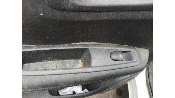 Recambio de mando elevalunas trasero izquierdo para renault kadjar 2015- zen referencia OEM IAM   