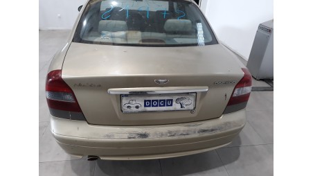 daewoo nubira berlina 1997-2004 del año 2000